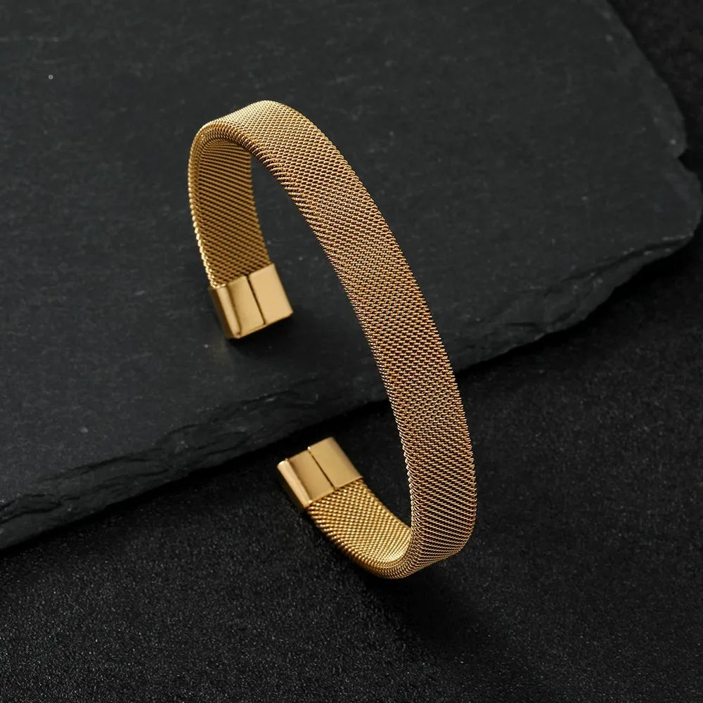 Velara - Sculpted Wire Bracelet