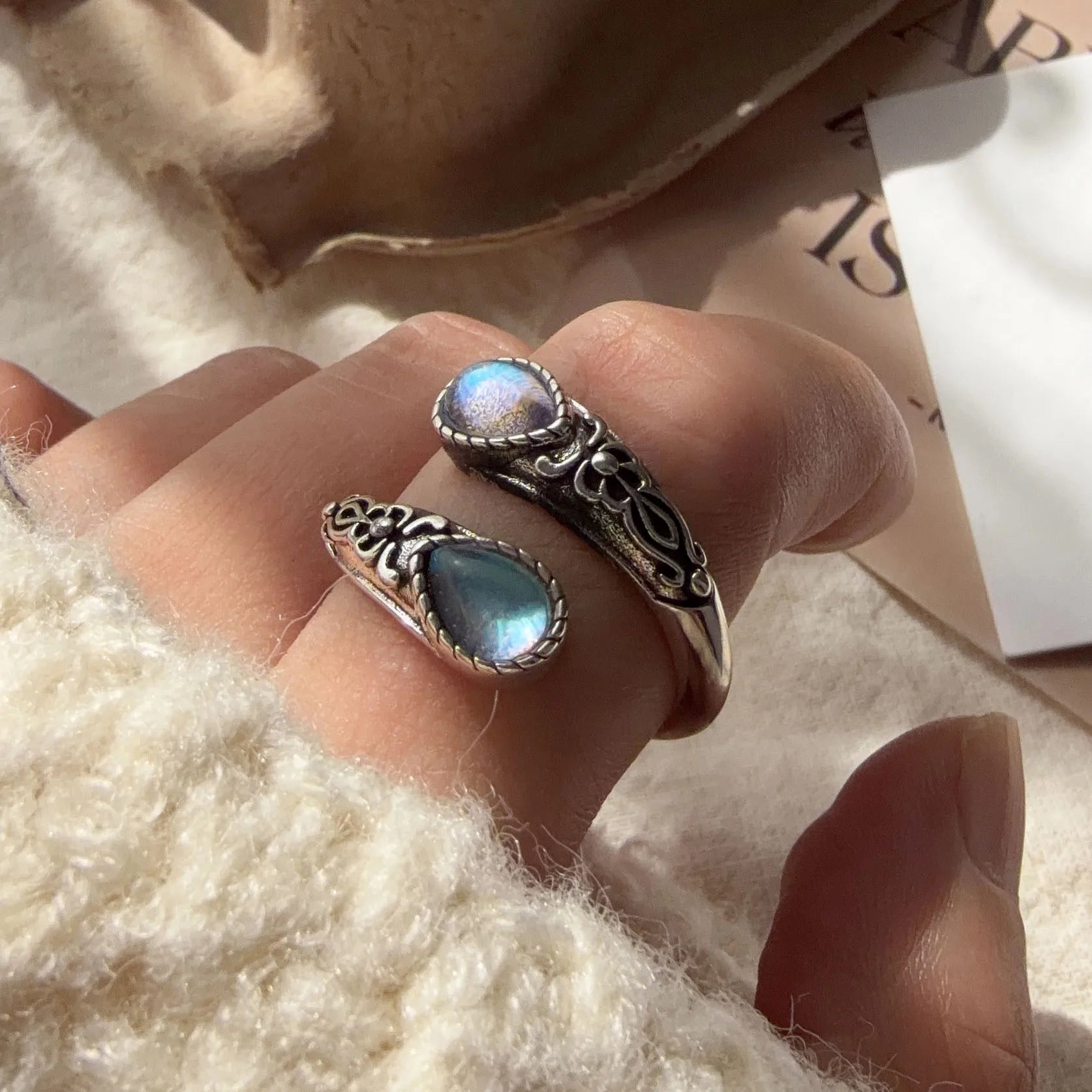 Vêlara — 925 Silver Vintage Blue Stone Ring
