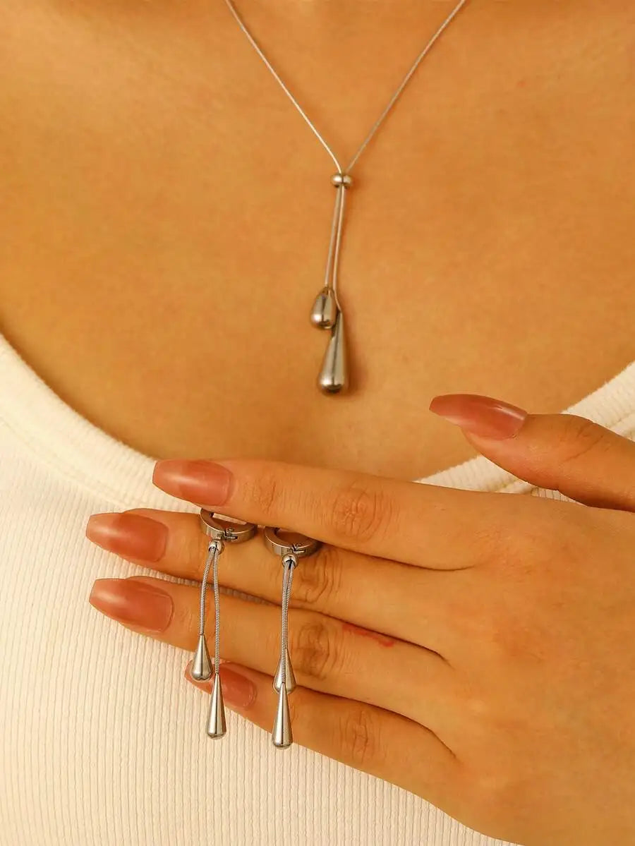 Vêlara - Oval Hoop Earrings
