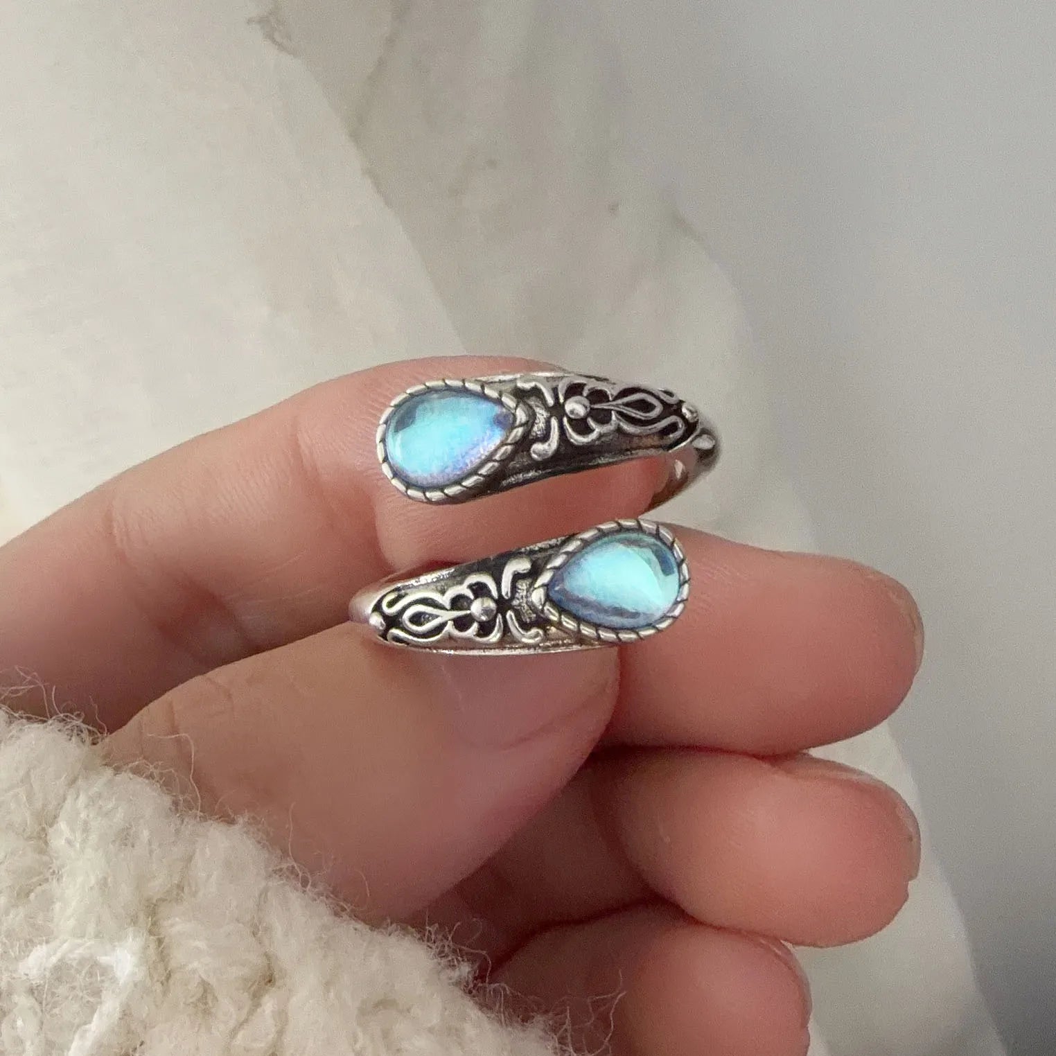 Vêlara — 925 Silver Vintage Blue Stone Ring