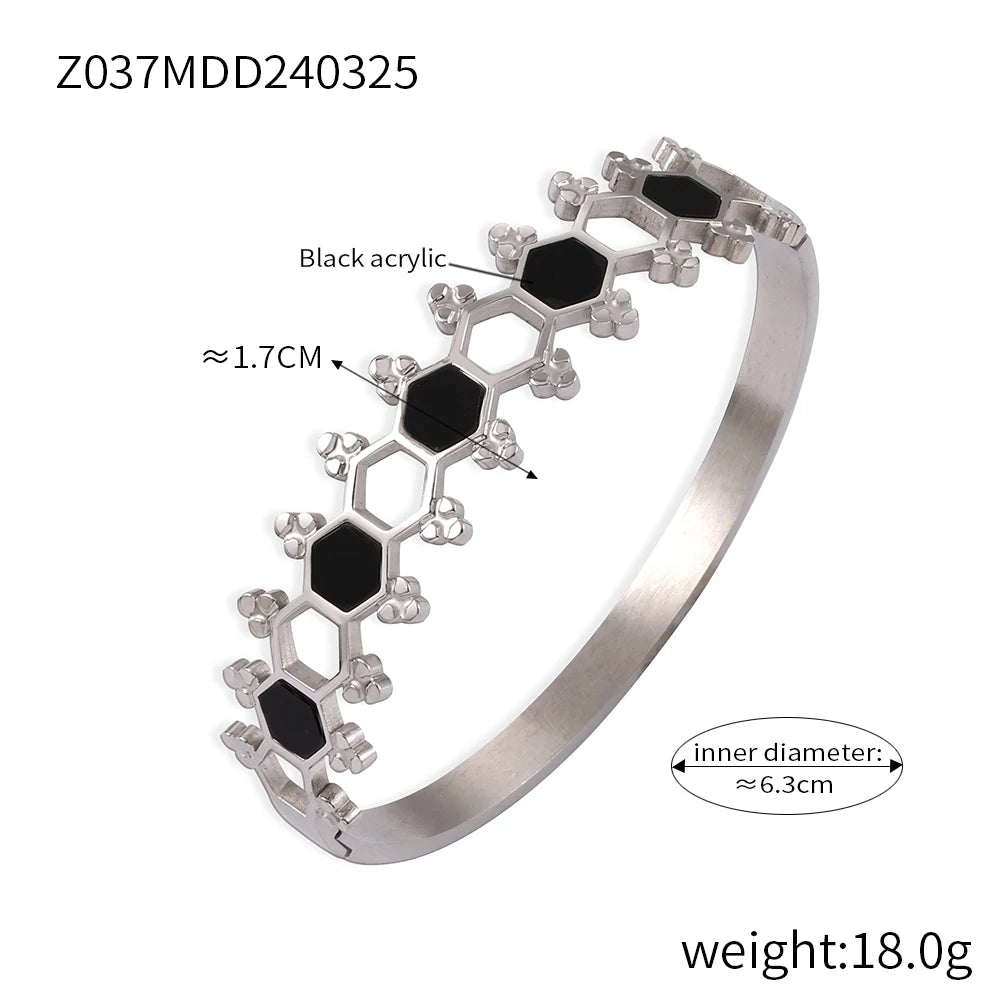 Velara - Honeycomb Gold Cuff Bracelet