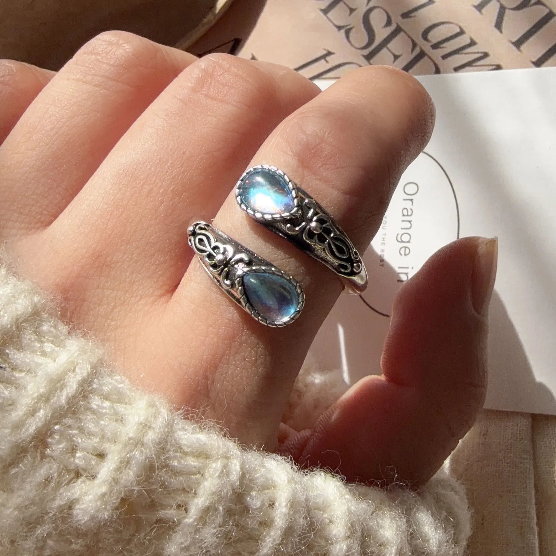 Vêlara — 925 Silver Vintage Blue Stone Ring