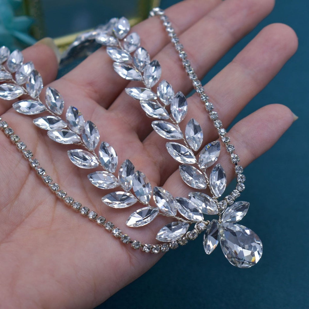 Vêlara — Teardrop Crystal Forehead Chain