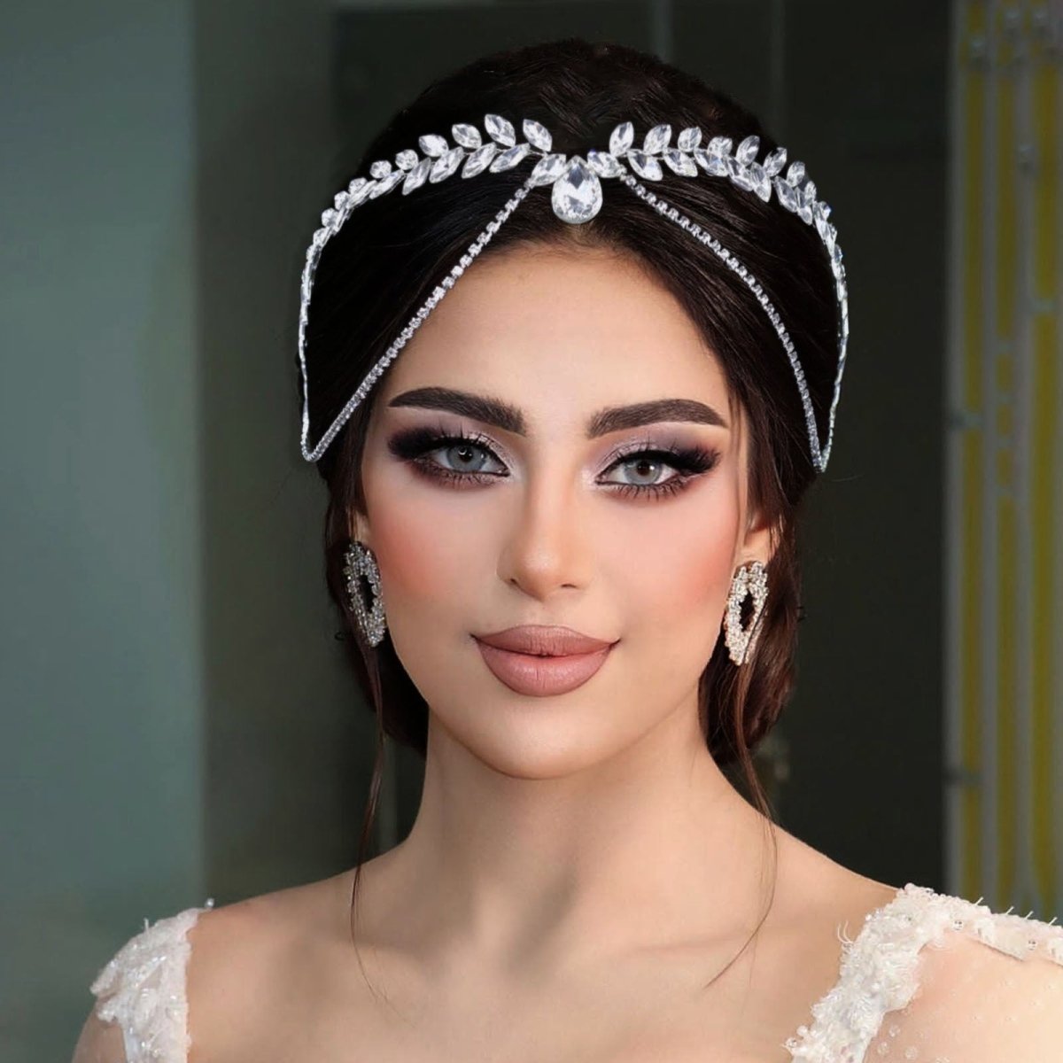 Vêlara — Teardrop Crystal Forehead Chain