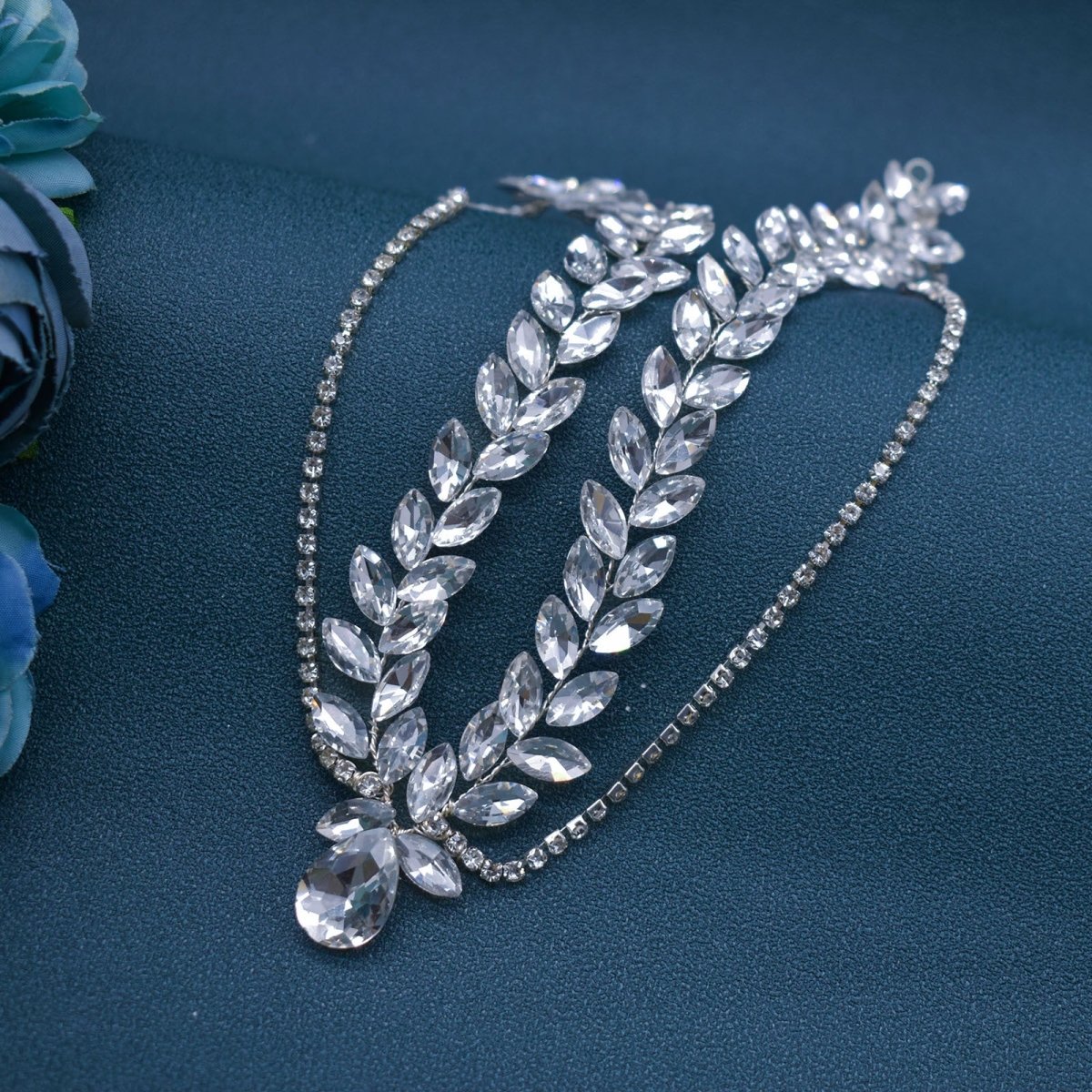 Vêlara — Teardrop Crystal Forehead Chain